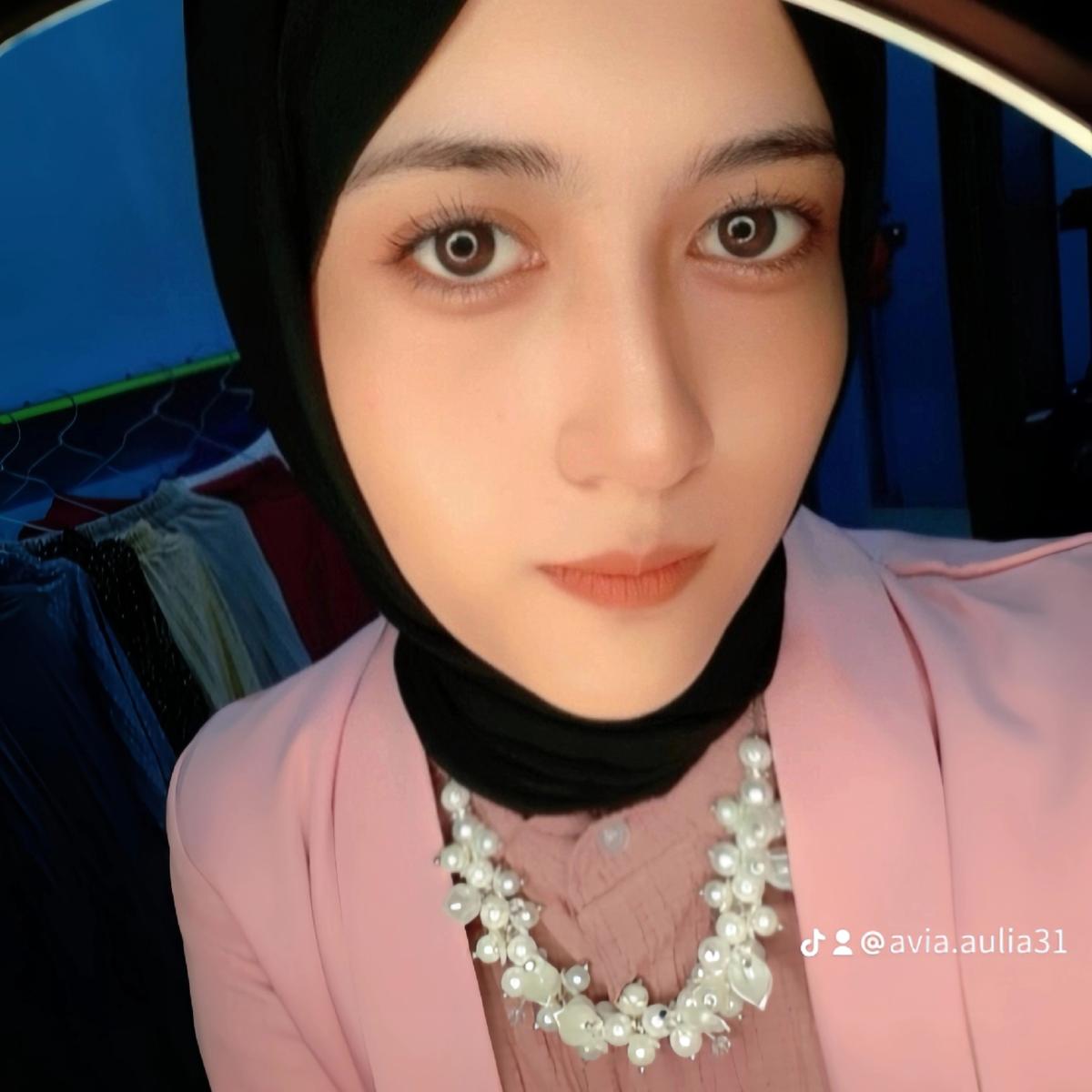 avia-aulia-lemon8