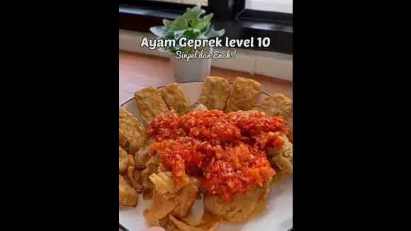 Ayam Geprek Level 10 Enak Article Posted By Hobbymasakmasak Lemon8